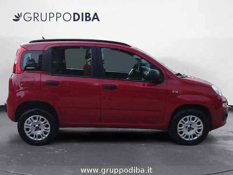Usata Fiat Panda Lounge 80 CV (58 kW) 2013 Rosso Utilitaria