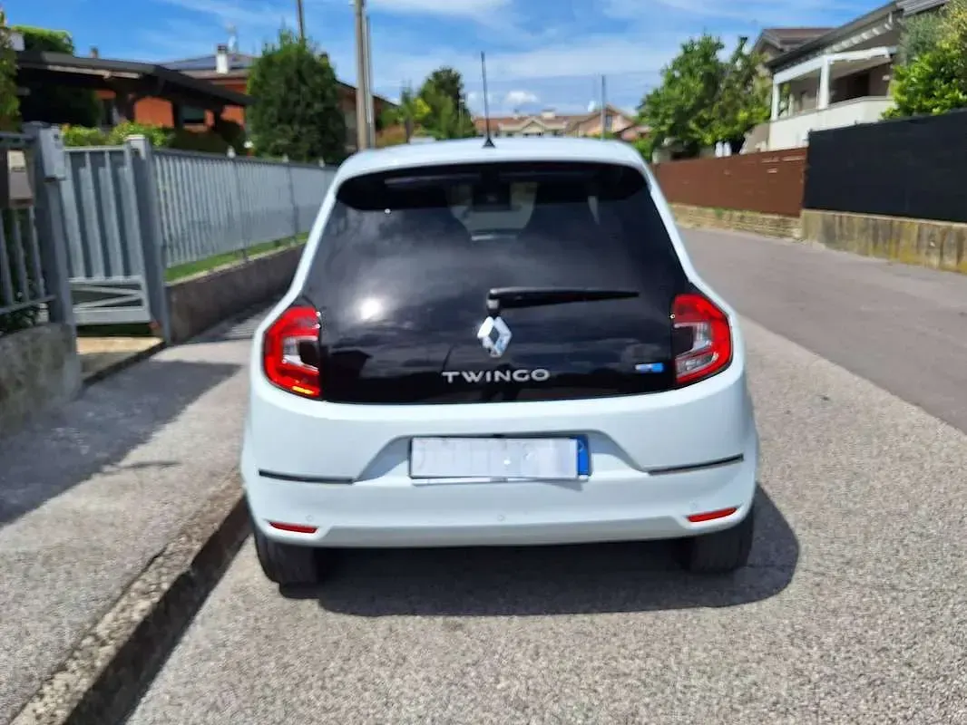 Usata Renault Twingo Intens 30 kW (42 CV) 2022 Bianco Utilitaria