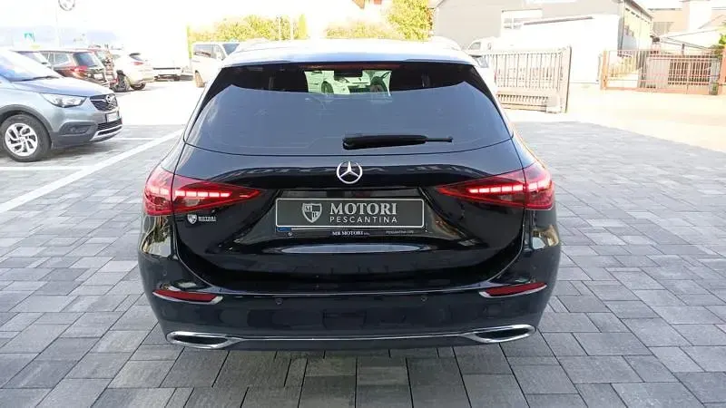 Usata Mercedes C200 Business 163 CV (119 kW) 2022 Nero Station wagon