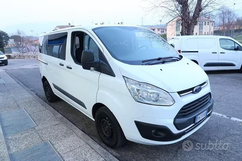 Usata Ford Transit Custom Trend 131 CV (96 kW) 2017 Bianco Station wagon