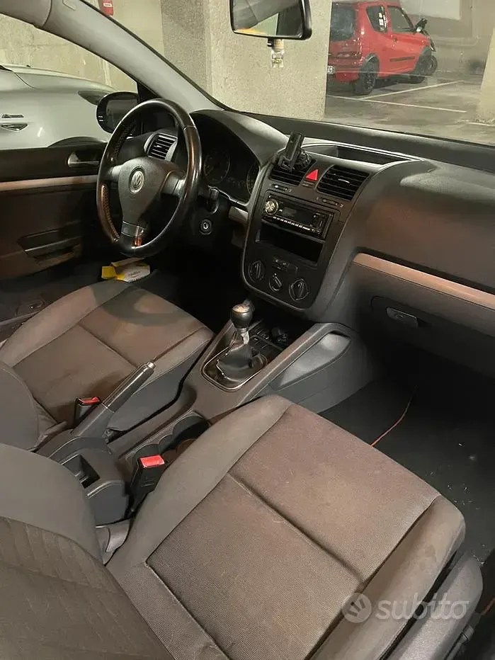 Usata VW Golf V Goal 102 CV (75 kW) 2006 Nero Utilitaria