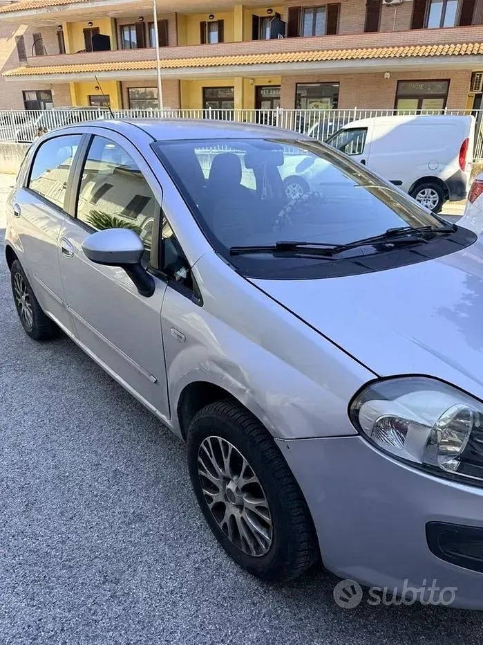 Usata Fiat Punto Evo Dynamic 77 CV (56 kW) 2009 Utilitaria