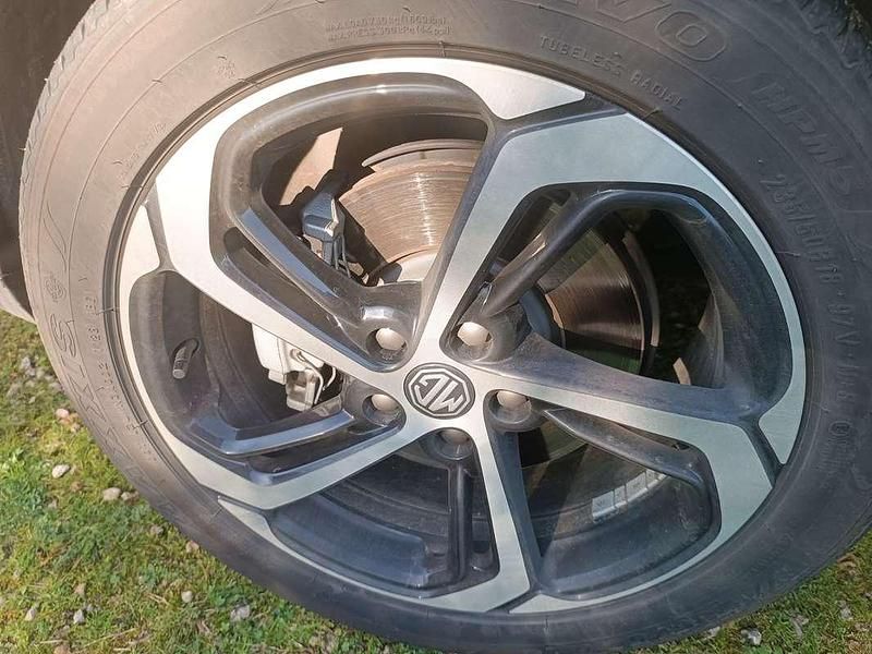 Usata MG EHS Luxury 162 CV (119 kW) 2023 Grigio SUV