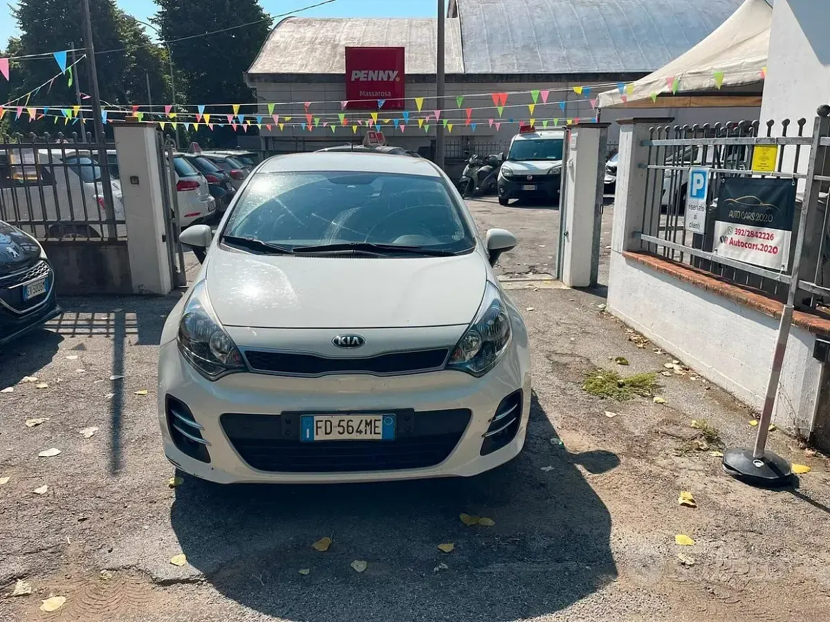 Usata Kia Rio 75 CV (55 kW) 2016 Bianco Utilitaria