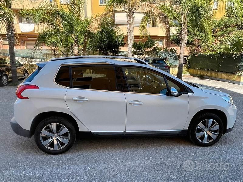 Usata Peugeot 2008 Allure 92 CV (67 kW) 2013 Bianco SUV
