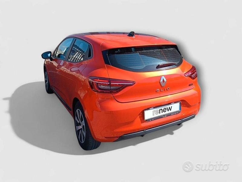 Usata Renault Clio V Zen 140 CV (102 kW) 2021 Arancione Berlina
