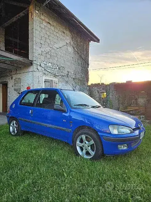 Usata Peugeot 106 75 CV (55 kW) 1998 Bluazzurro Utilitaria