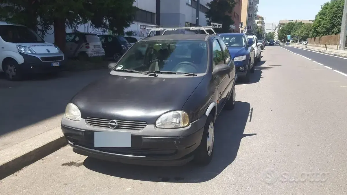Occasion Opel Corsa 54 ch (39 kW) 1999 Noir Berline