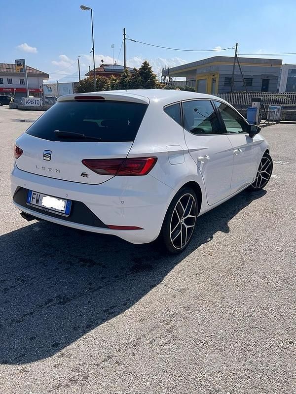 Usata Seat Leon FR 150 CV (110 kW) 2019 Bianco Berlina