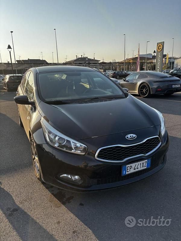 Usata Kia Ceed 90 CV (66 kW) 2013 Nero Utilitaria