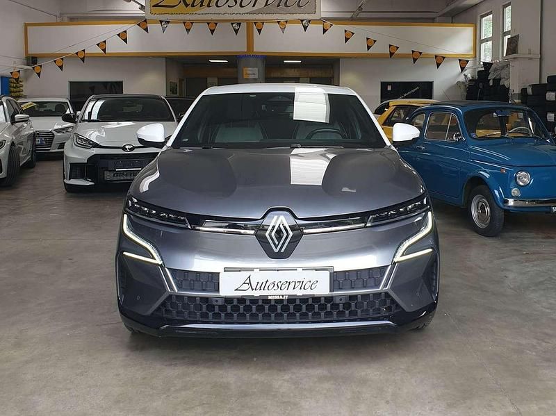 Käytetty Renault Megane E-Tech Evolution 55 kW (75 HP) 2022 Harmaa Sedan