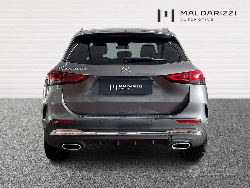 Usata Mercedes GLA200 Premium 150 CV (110 kW) 2023 Grigio SUV