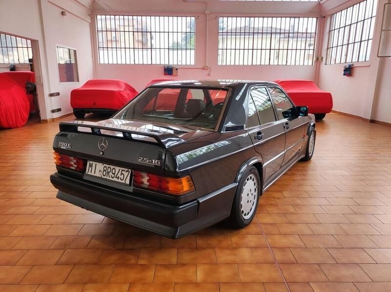 Nero Usata 1990 Mercedes 190 Tre volumi | 50.900 € - Immagine 1/4