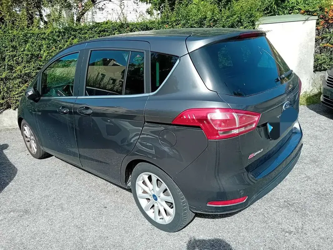 Usata Ford B-MAX 101 CV (74 kW) 2016 Grigio Monovolume