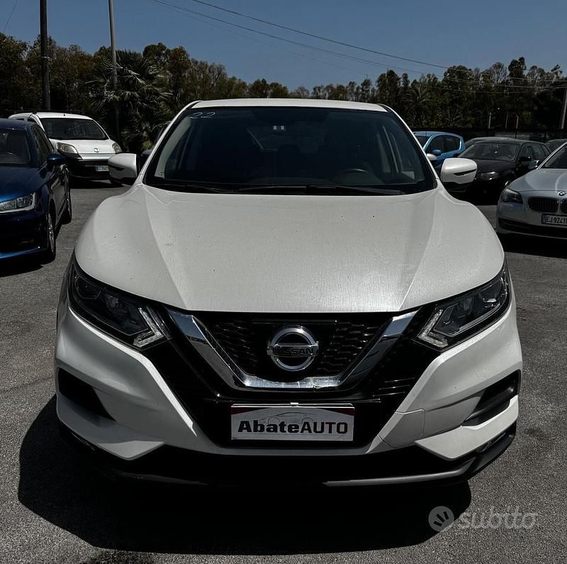 Usata Nissan Qashqai Acenta 110 CV (80 kW) 2017 Bianco SUV