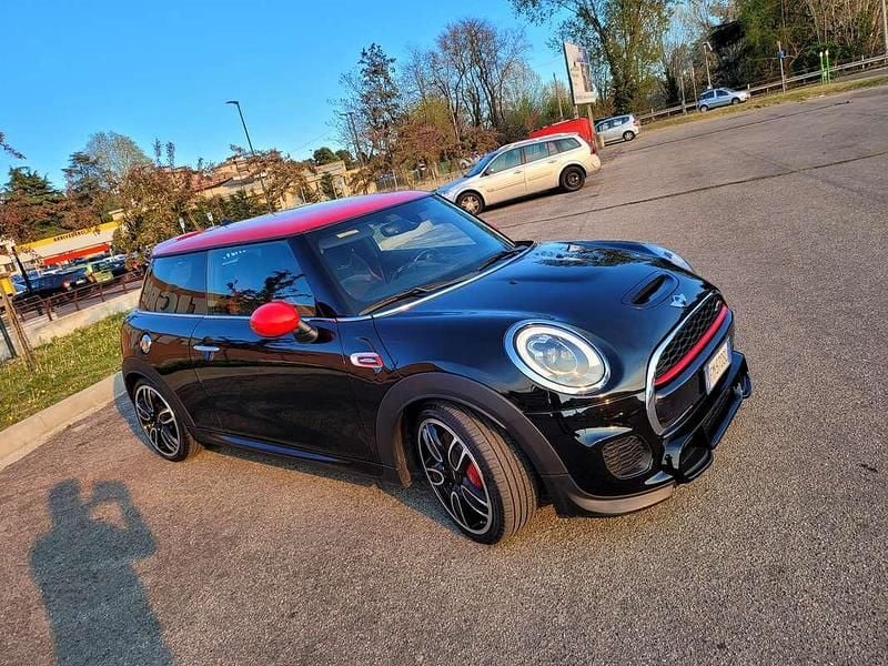 Begagnad Mini John Cooper Works 231 HK (169 kW) 2015 Svart Halvkombi
