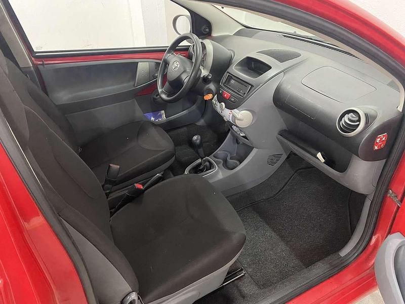 Usata Toyota Aygo Connect Style 68 CV (50 kW) 2011 Other Utilitaria