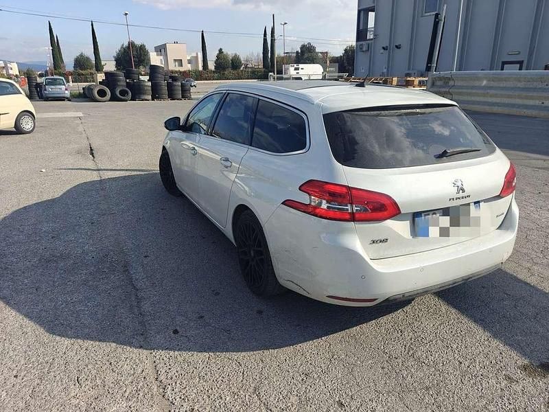 Usata Peugeot 308 SW Allure 120 CV (88 kW) 2016 Station wagon