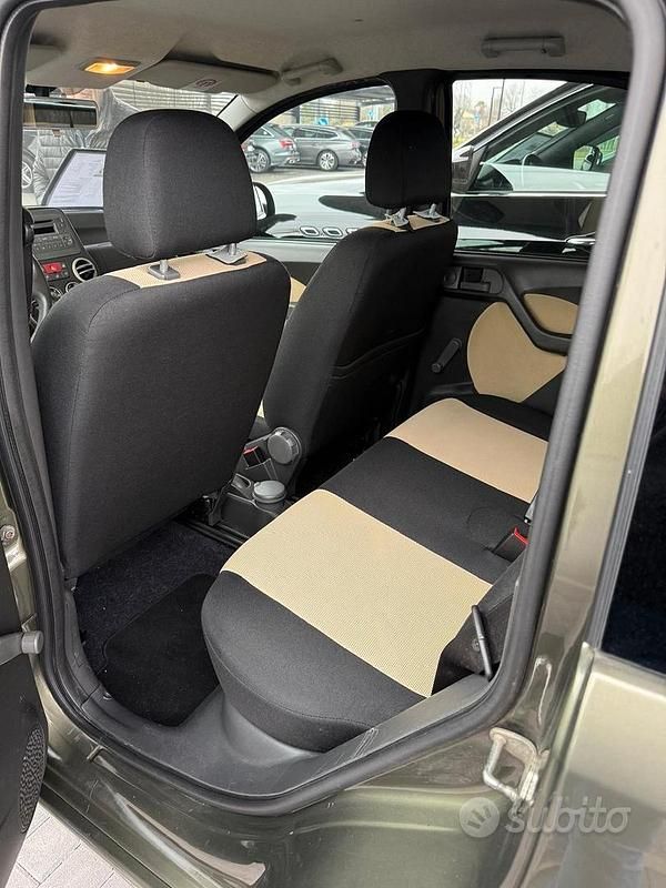 Usata Fiat Panda 4x4 Cross 75 CV (55 kW) 2011 Utilitaria