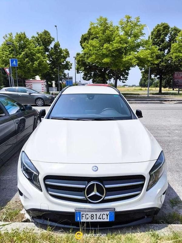 Bianco Usata 2017 Mercedes GLA180 Premium SUV | 18.500 € (Cara) - Immagine 1/4