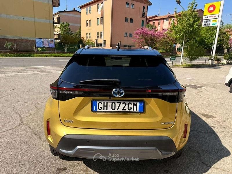 Begagnad Toyota Yaris Cross Edition 116 HK (85 kW) 2021 Guld SUV