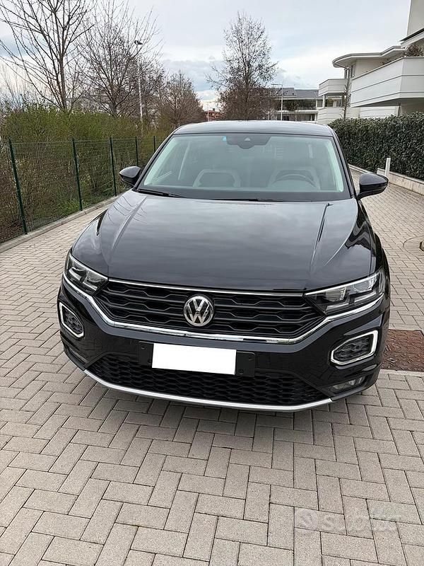 Usata VW T-Roc 115 CV (84 kW) 2019 Nero SUV