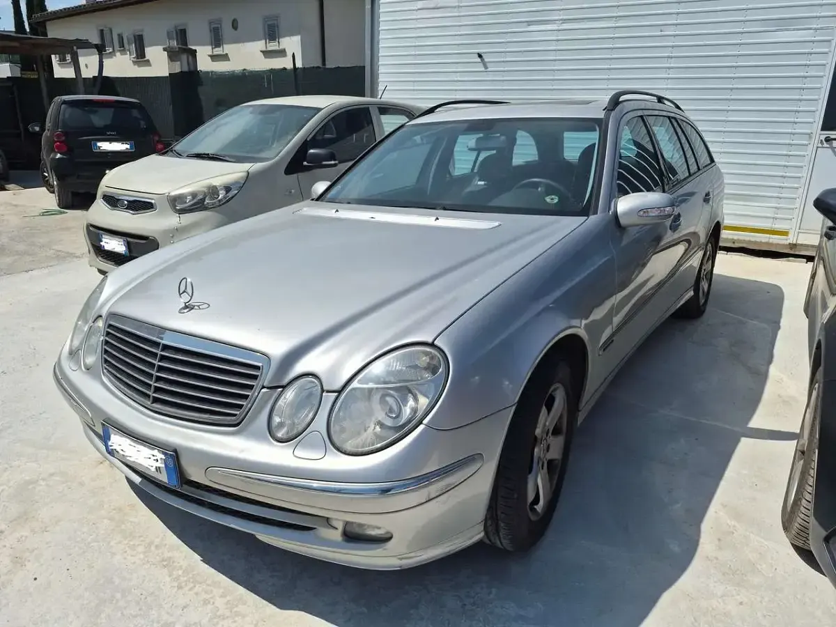 Usata Mercedes E270 Classic 177 CV (130 kW) 2005 Other Station wagon