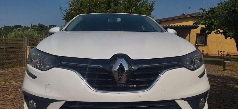 Bianco Usata 2016 Renault Mégane III Tre volumi | 7000 € (Ottimo prezzo) - Immagine 1/4