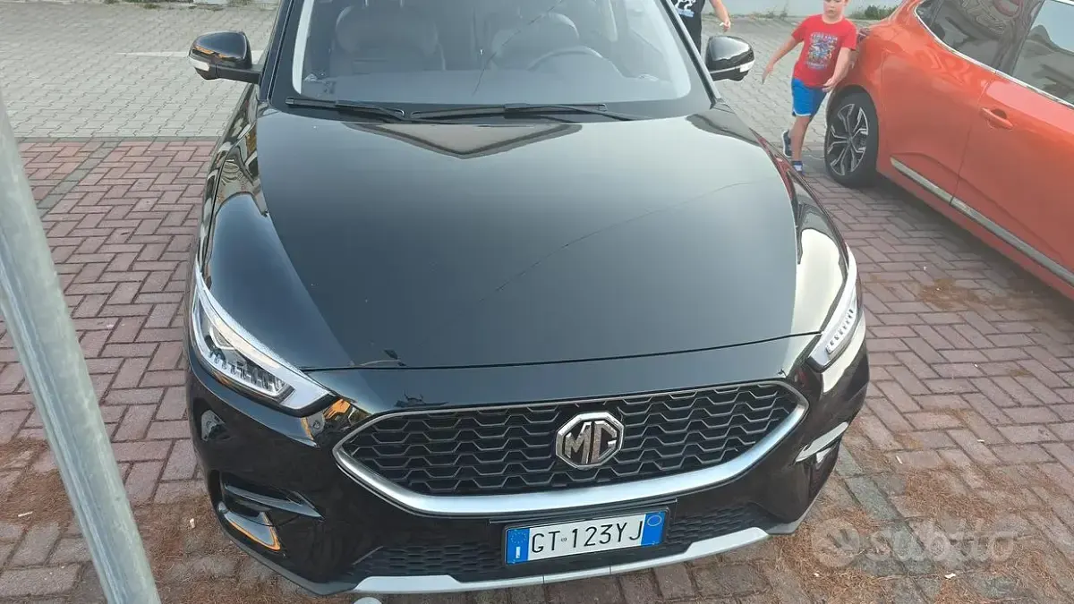 Usata MG ZS Luxury 106 CV (77 kW) 2024 Nero SUV