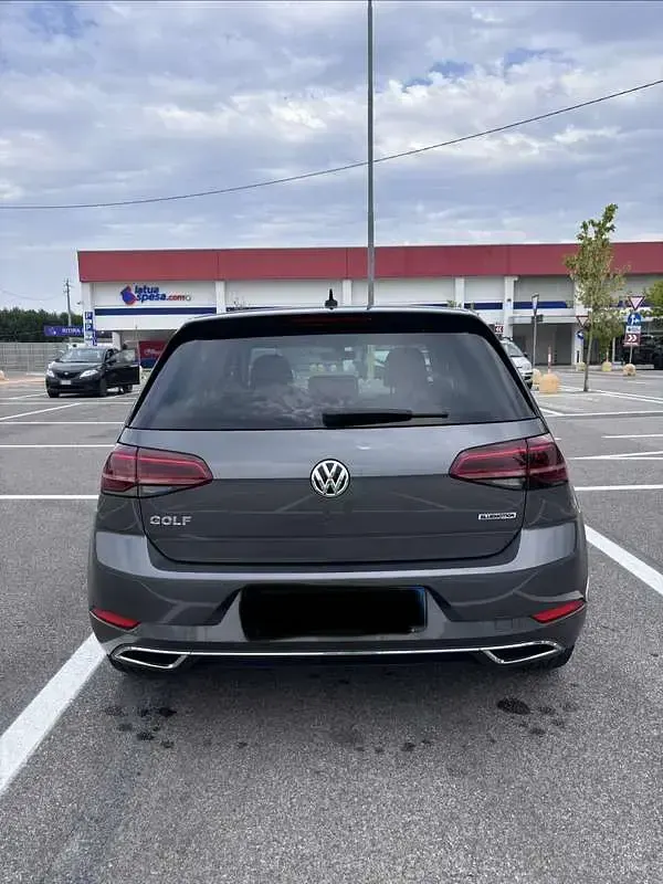 Usata VW Golf VIII Highline 131 CV (96 kW) 2020 Grigio Berlina