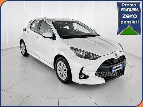 Usata Toyota Yaris Active 72 CV (52 kW) 2023 Bianco Utilitaria