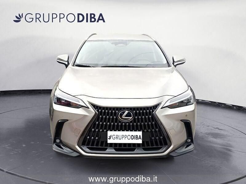 Argento Usata 2023 Lexus NX450h+ SUV | 47.400 € (Buon prezzo) - Immagine 1/4