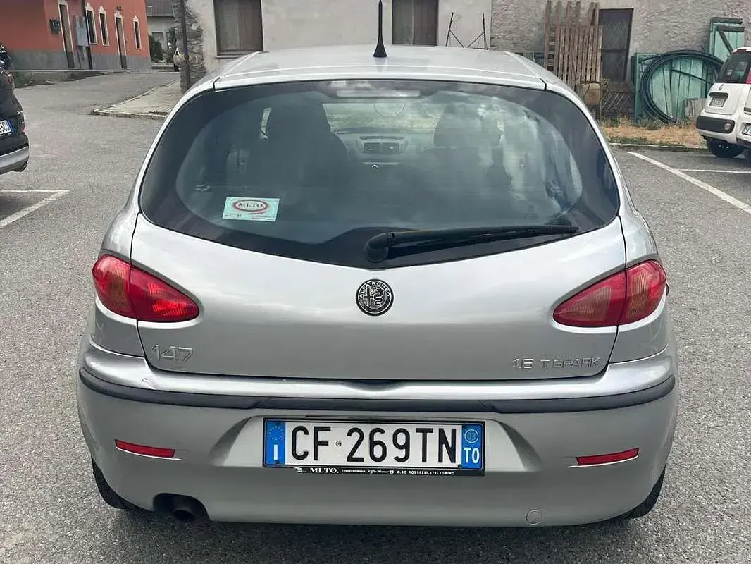 Usata Alfa Romeo 2000 105 CV (77 kW) 2003 Grigio Berlina