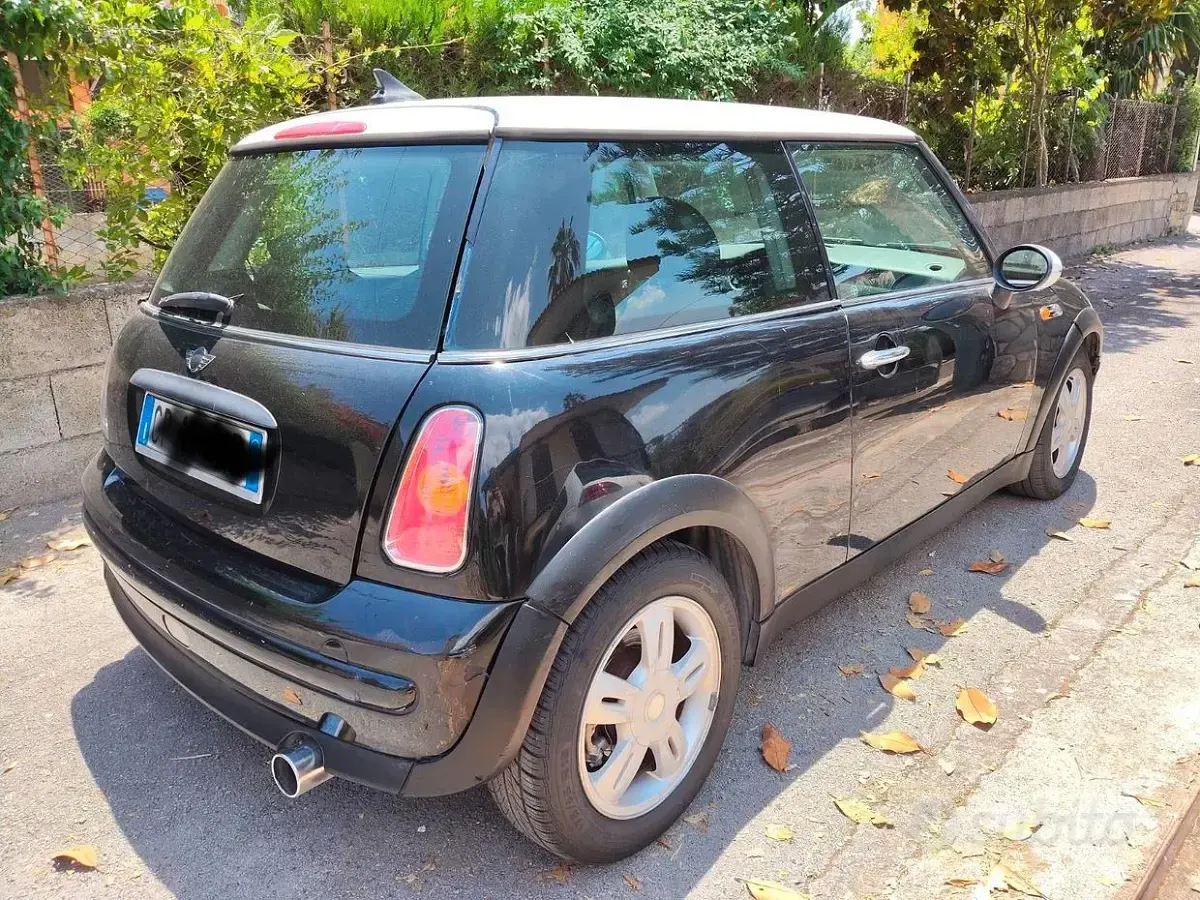 Usata Mini ONE 75 CV (55 kW) 2004 Nero Utilitaria