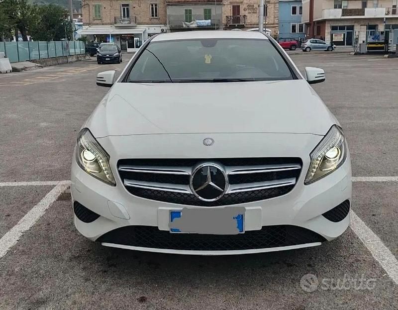 Usata Mercedes A180 109 CV (80 kW) 2015 Bianco Berlina