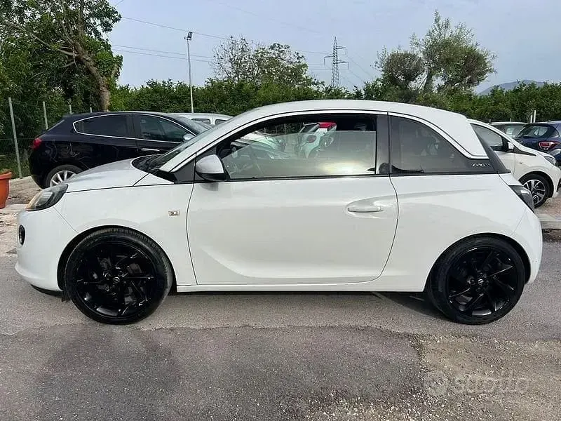 Usata Opel Adam Glam 101 CV (74 kW) 2014 Bianco Utilitaria