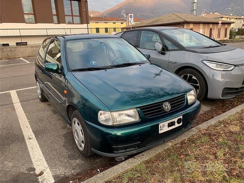 Usata VW Polo 50 CV (36 kW) 1997 Verde Utilitaria
