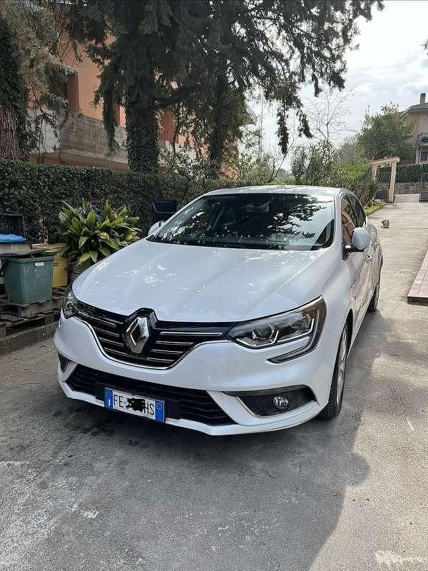 Usata Renault Mégane IV Intens 110 CV (80 kW) 2016 Berlina