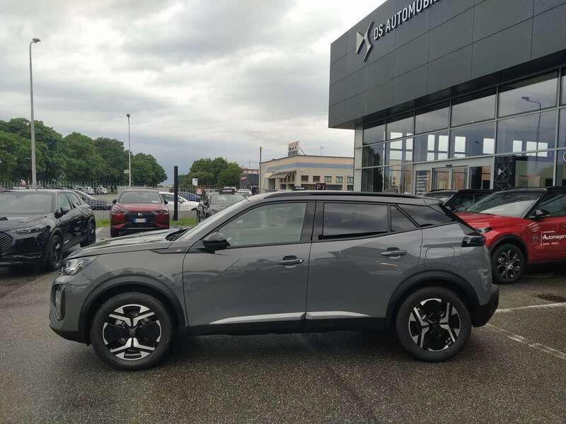 Neu Peugeot e-2008 Allure 61 kW (84 PS) 2025 Grau SUV