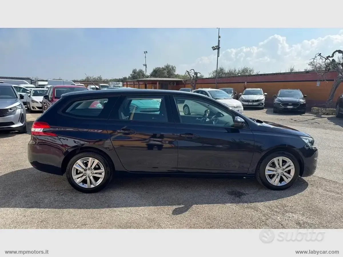 Usata Peugeot 308 SW Business-Line 116 CV (85 kW) 2015 Blu Station wagon