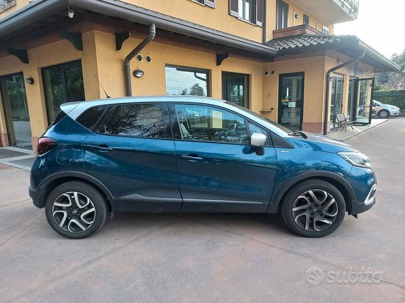 Käytetty Renault Captur Bose Edition 110 HP (80 kW) 2018 Sininen Katumaasturi