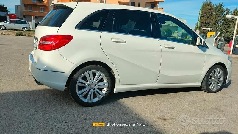 Bianco Usata 2013 Mercedes B180 Premium Monovolume | 10.199 € - Immagine 1/4