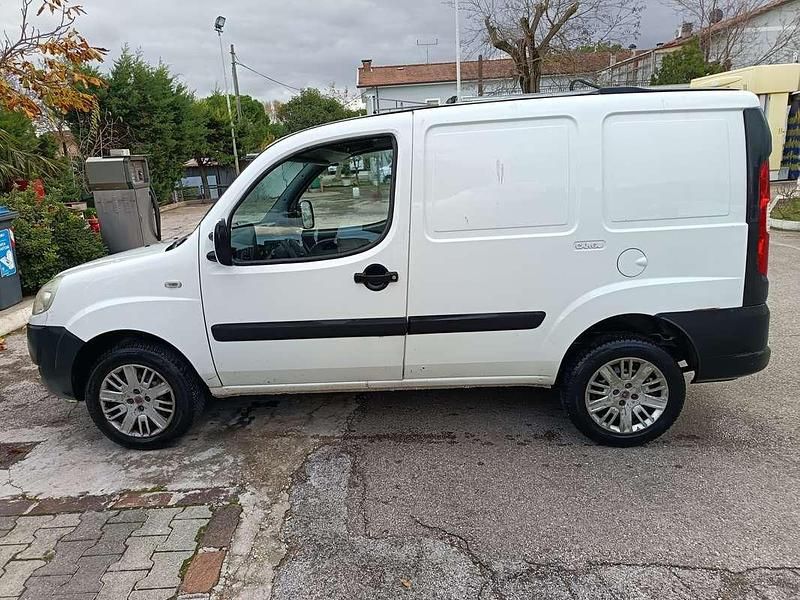 Usata Fiat Doblò 84 CV (61 kW) 2009 Monovolume