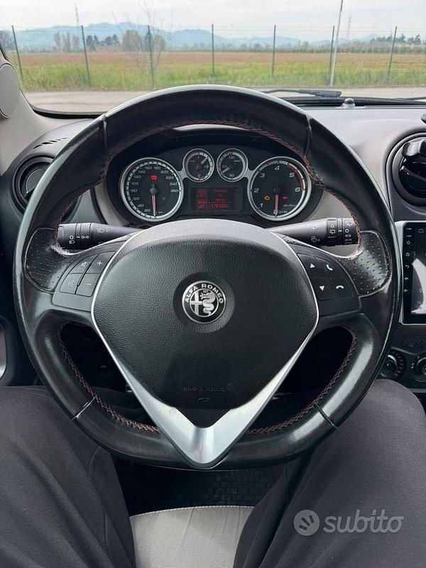 Usata Alfa Romeo MiTo Distinctive 115 CV (84 kW) 2015 Grigio Utilitaria