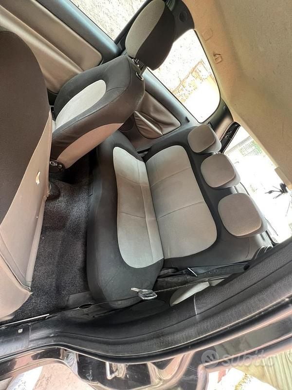 Usata Lancia Ypsilon 75 CV (55 kW) 2004 Utilitaria