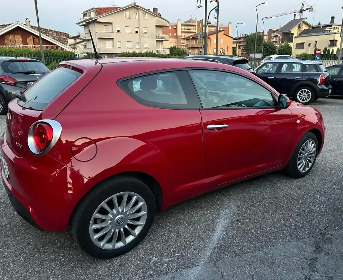 Usata Alfa Romeo MiTo 77 CV (56 kW) 2016 Rosso Utilitaria