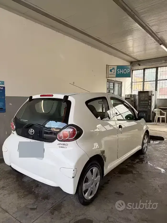Usata Toyota Aygo 68 CV (50 kW) 2011 Utilitaria