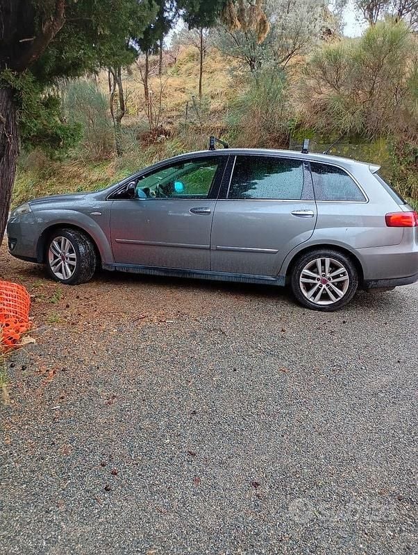 Usata Fiat Croma 150 CV (110 kW) 2009 Grigio Station wagon