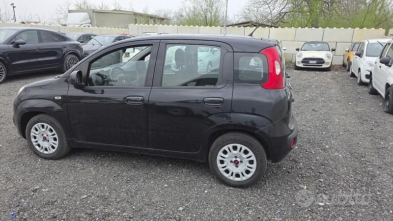 Usata Fiat Panda Lounge 69 CV (50 kW) 2017 Nero Utilitaria