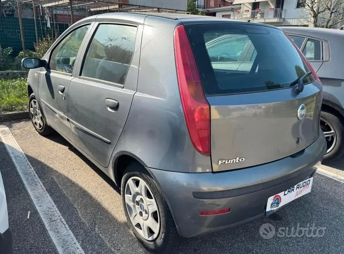 Usata Fiat Punto Active 60 CV (44 kW) 2006 Grigio Utilitaria